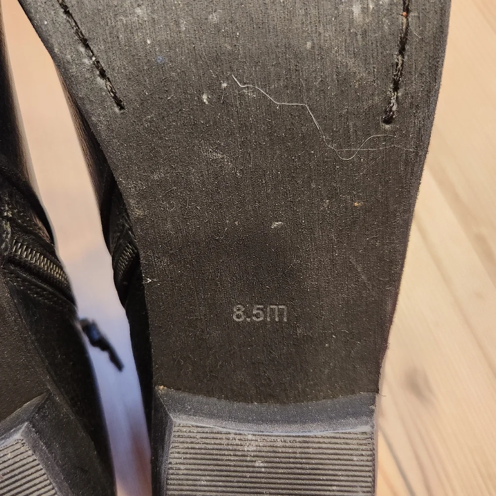 Softwalk NIB Rocklin Black Ankle Boot